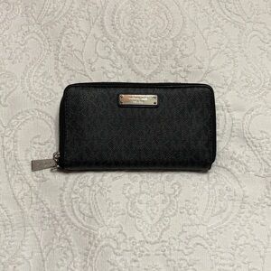 Michael Kors Black Saffiano Zip Wallet with Logo Plaque Silver Hardware